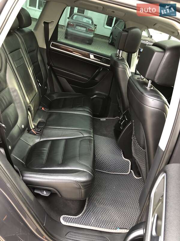Внедорожник / Кроссовер Volkswagen Touareg 2011 в Теофиполе