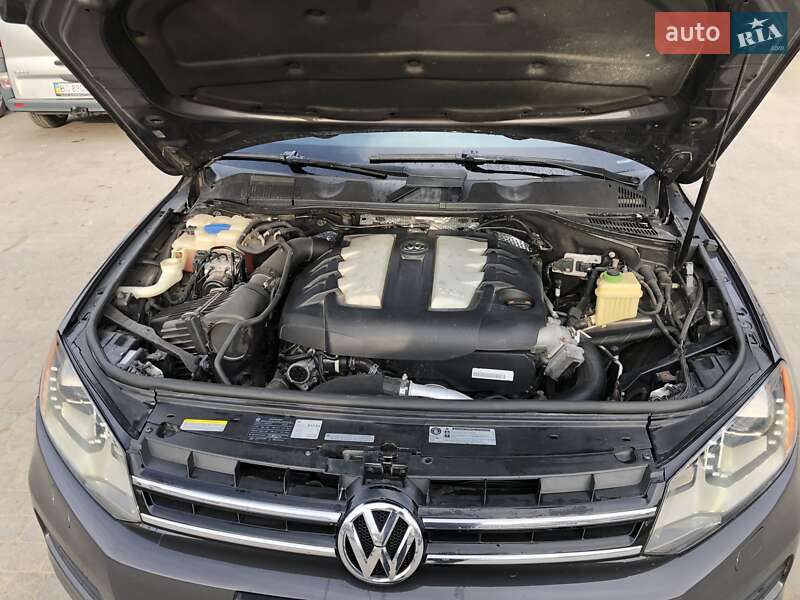 Внедорожник / Кроссовер Volkswagen Touareg 2011 в Теофиполе