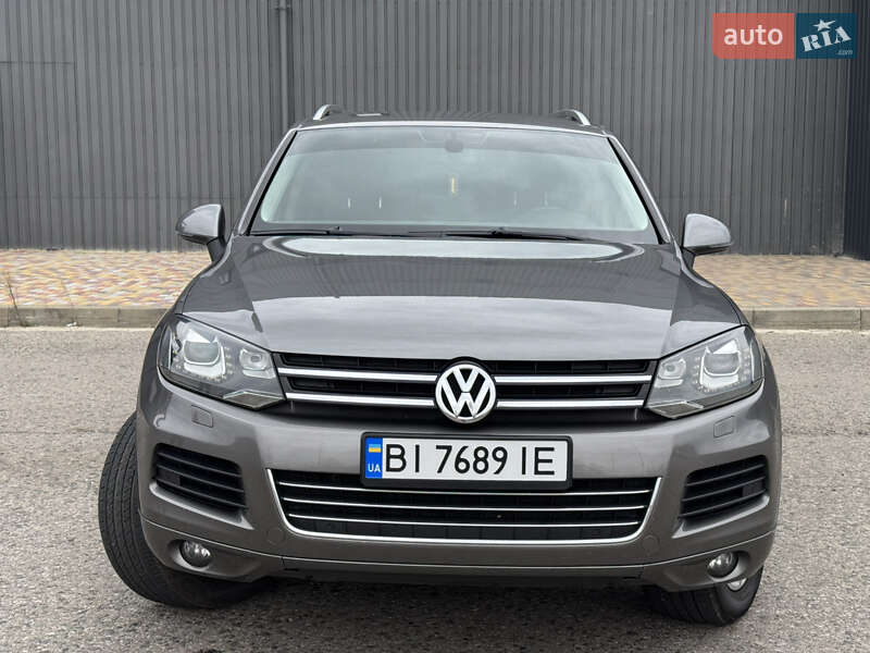 Внедорожник / Кроссовер Volkswagen Touareg 2012 в Харькове