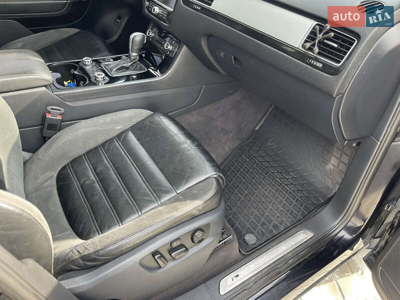 Внедорожник / Кроссовер Volkswagen Touareg 2010 в Виннице