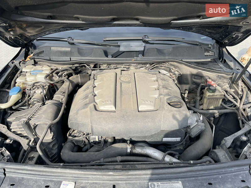 Внедорожник / Кроссовер Volkswagen Touareg 2010 в Виннице