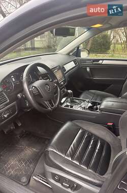 Внедорожник / Кроссовер Volkswagen Touareg 2012 в 