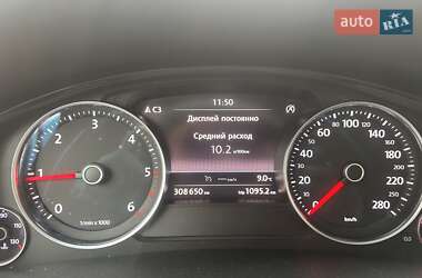 Внедорожник / Кроссовер Volkswagen Touareg 2012 в 