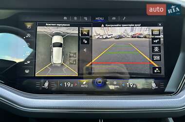 Позашляховик / Кросовер Volkswagen Touareg 2022 в 