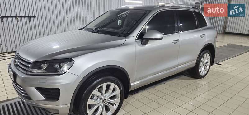 Внедорожник / Кроссовер Volkswagen Touareg 2014 в Хмельнике
