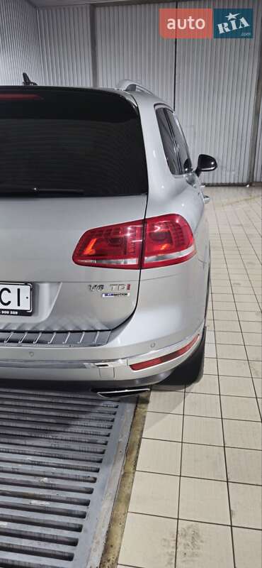 Внедорожник / Кроссовер Volkswagen Touareg 2014 в Хмельнике