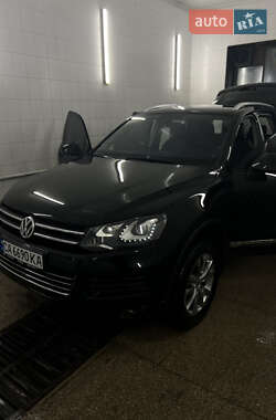 Внедорожник / Кроссовер Volkswagen Touareg 2012 в Черкассах