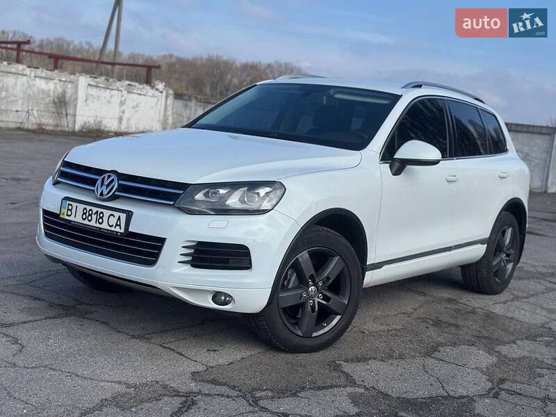 Позашляховик / Кросовер Volkswagen Touareg 2014 в Лубнах