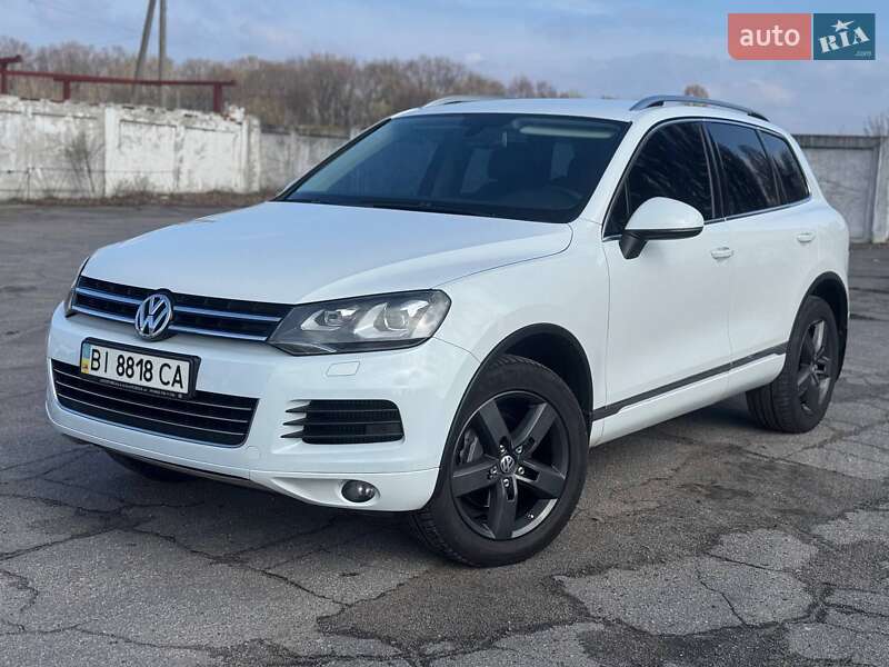 Позашляховик / Кросовер Volkswagen Touareg 2014 в Лубнах