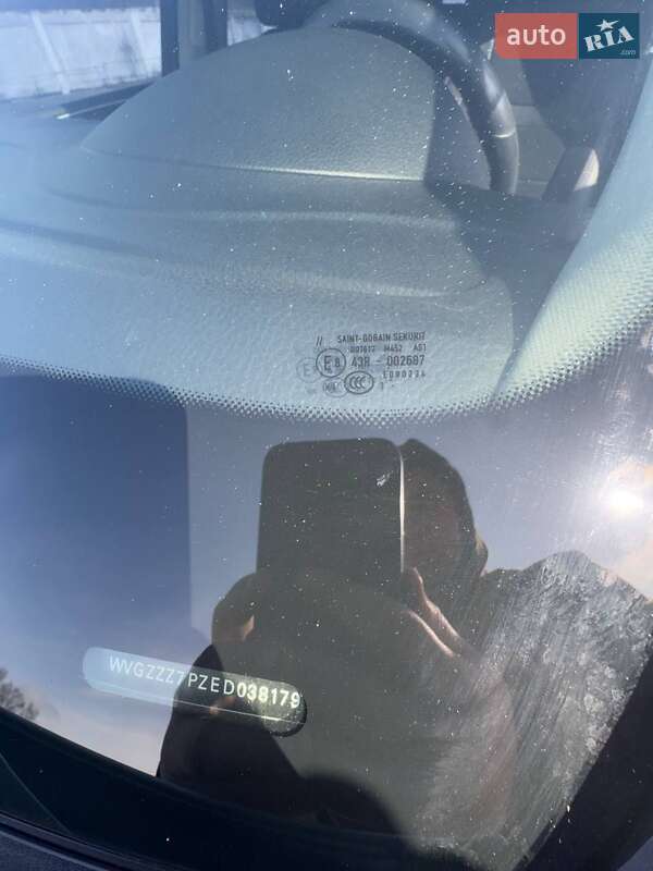 Позашляховик / Кросовер Volkswagen Touareg 2014 в Лубнах