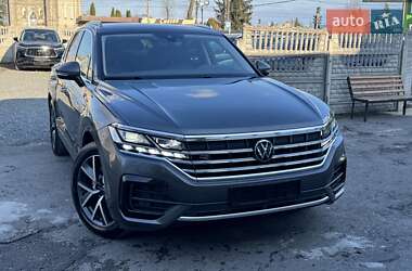 Внедорожник / Кроссовер Volkswagen Touareg 2022 в 