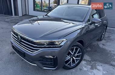 Внедорожник / Кроссовер Volkswagen Touareg 2022 в 