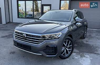 Внедорожник / Кроссовер Volkswagen Touareg 2022 в 