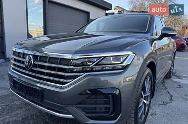 Внедорожник / Кроссовер Volkswagen Touareg 2022 в 