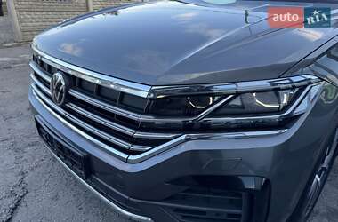 Внедорожник / Кроссовер Volkswagen Touareg 2022 в 