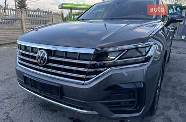 Внедорожник / Кроссовер Volkswagen Touareg 2022 в 