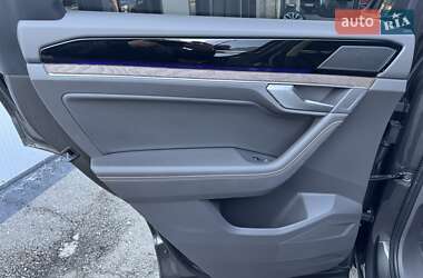 Внедорожник / Кроссовер Volkswagen Touareg 2022 в 
