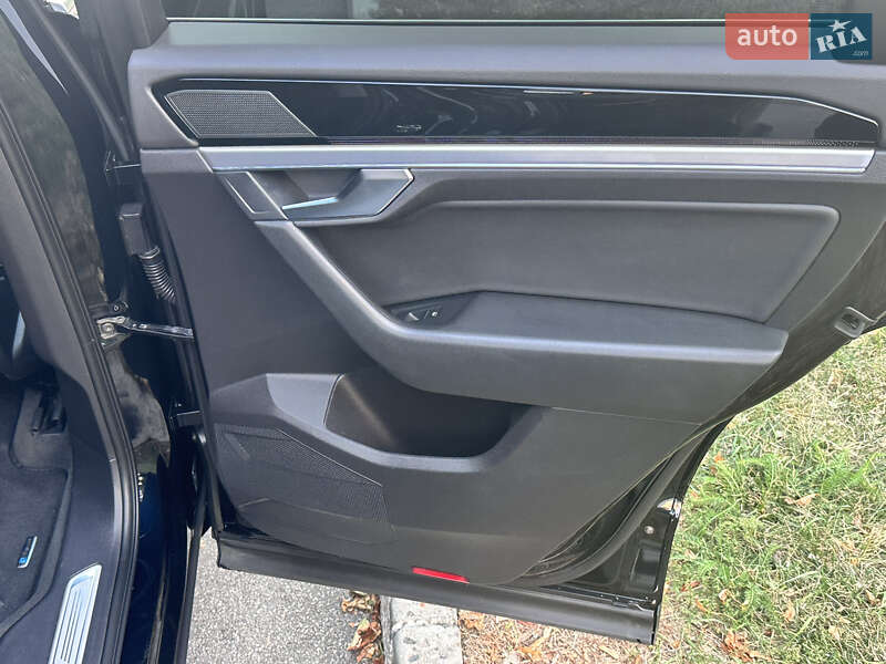 Позашляховик / Кросовер Volkswagen Touareg 2020 в Вінниці