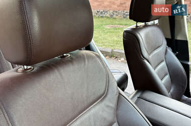 Внедорожник / Кроссовер Volkswagen Touareg 2012 в 