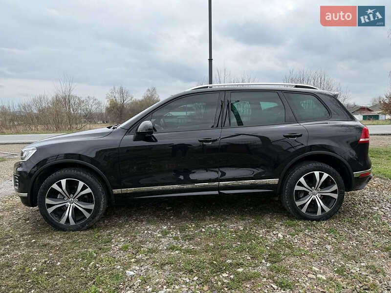 Позашляховик / Кросовер Volkswagen Touareg 2017 в Івано-Франківську