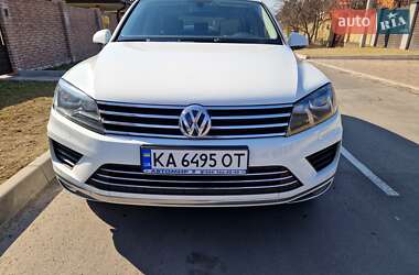 Внедорожник / Кроссовер Volkswagen Touareg 2016 в Киеве