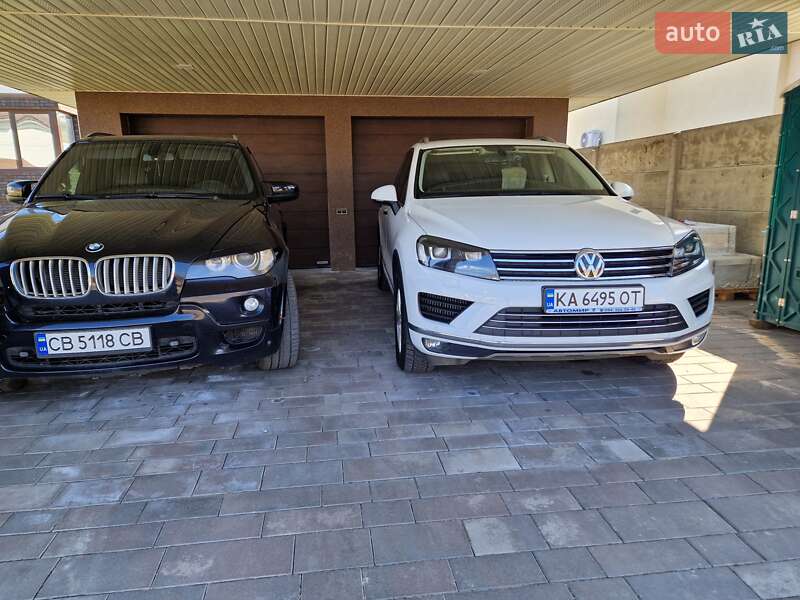 Внедорожник / Кроссовер Volkswagen Touareg 2016 в Киеве