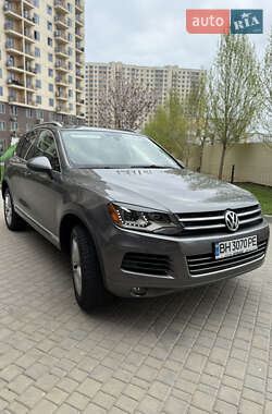 Внедорожник / Кроссовер Volkswagen Touareg 2010 в 