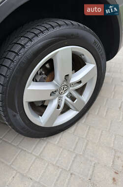 Внедорожник / Кроссовер Volkswagen Touareg 2010 в 