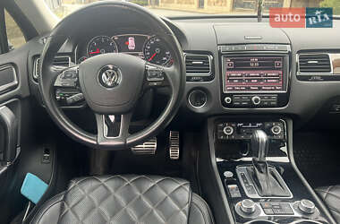 Внедорожник / Кроссовер Volkswagen Touareg 2017 в Хмельницком