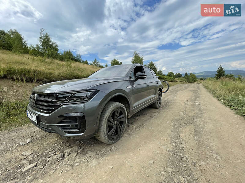 Позашляховик / Кросовер Volkswagen Touareg 2021 в Ужгороді