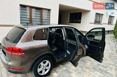 Внедорожник / Кроссовер Volkswagen Touareg 2011 в 
