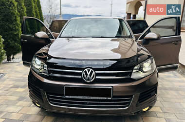 Внедорожник / Кроссовер Volkswagen Touareg 2011 в 