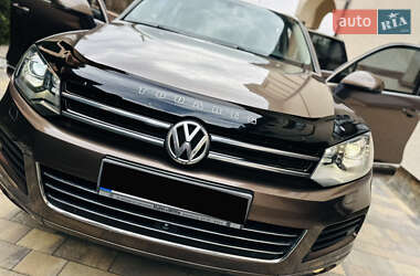 Внедорожник / Кроссовер Volkswagen Touareg 2011 в 