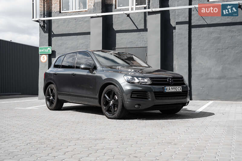 Позашляховик / Кросовер Volkswagen Touareg 2013 в Києві