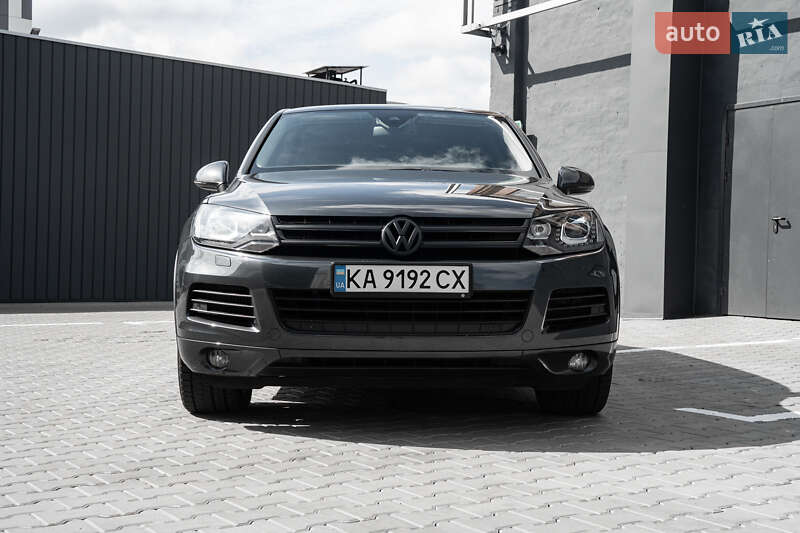 Позашляховик / Кросовер Volkswagen Touareg 2013 в Києві