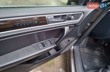 Внедорожник / Кроссовер Volkswagen Touareg 2016 в 