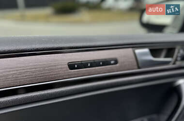 Внедорожник / Кроссовер Volkswagen Touareg 2013 в 