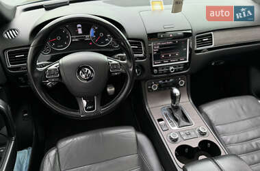 Внедорожник / Кроссовер Volkswagen Touareg 2013 в 