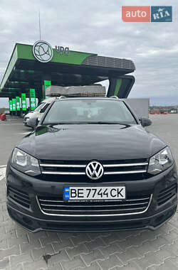 Внедорожник / Кроссовер Volkswagen Touareg 2014 в 