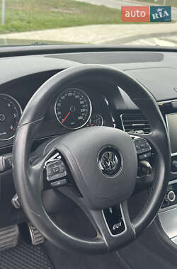 Внедорожник / Кроссовер Volkswagen Touareg 2014 в 