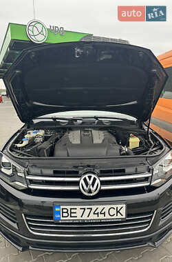 Внедорожник / Кроссовер Volkswagen Touareg 2014 в 