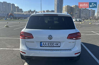 Внедорожник / Кроссовер Volkswagen Touareg 2014 в 