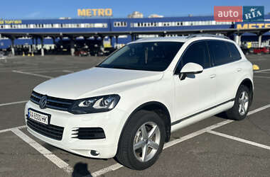 Внедорожник / Кроссовер Volkswagen Touareg 2014 в 