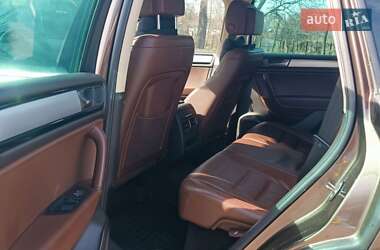 Внедорожник / Кроссовер Volkswagen Touareg 2010 в 