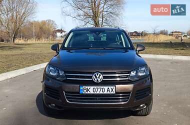 Внедорожник / Кроссовер Volkswagen Touareg 2010 в 