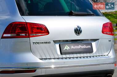 Внедорожник / Кроссовер Volkswagen Touareg 2015 в 