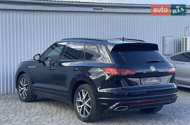 Внедорожник / Кроссовер Volkswagen Touareg 2019 в 