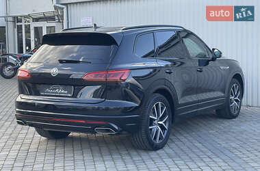 Внедорожник / Кроссовер Volkswagen Touareg 2019 в 