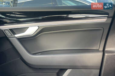 Внедорожник / Кроссовер Volkswagen Touareg 2019 в 