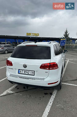 Внедорожник / Кроссовер Volkswagen Touareg 2013 в 